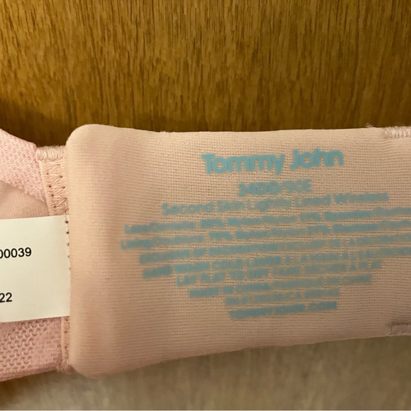 Bundle of 3 Tommy John Wireless Bras 34DD Pink/Beige/Black - Picture 14 of 14